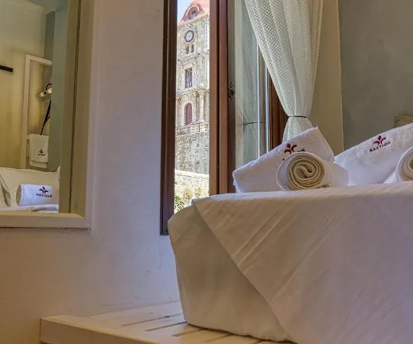 Bastion Luxury Medieval דירה *